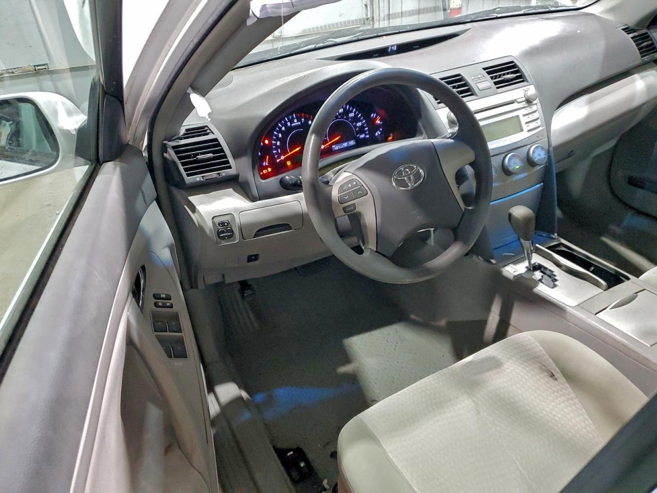 2011 TOYOTA CAMRY