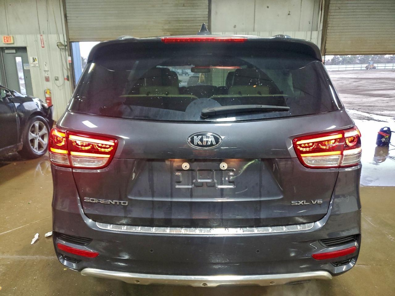 2017 KIA SORENTO