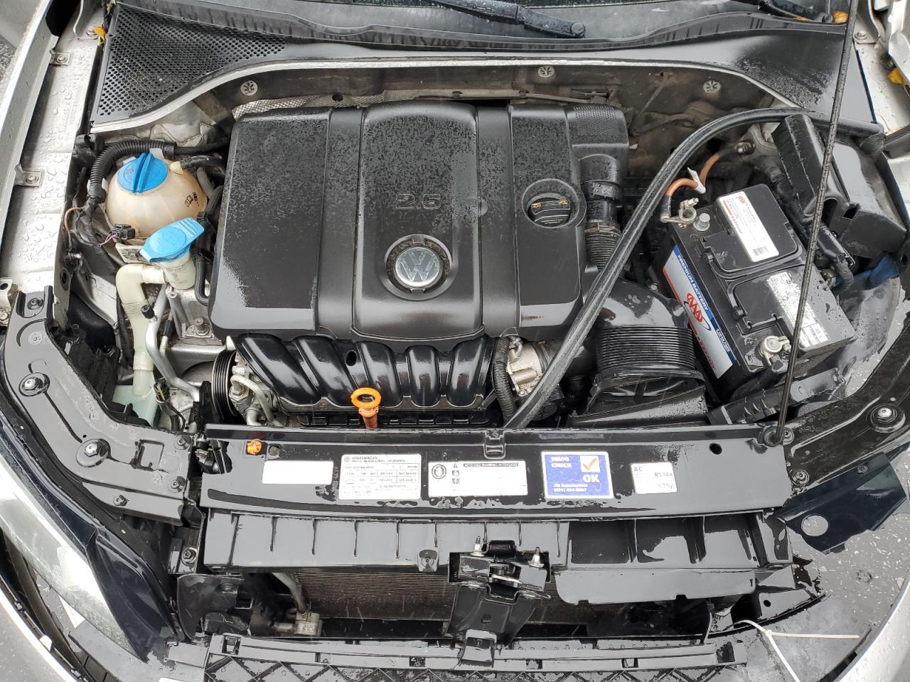 2012 VOLKSWAGEN Passat