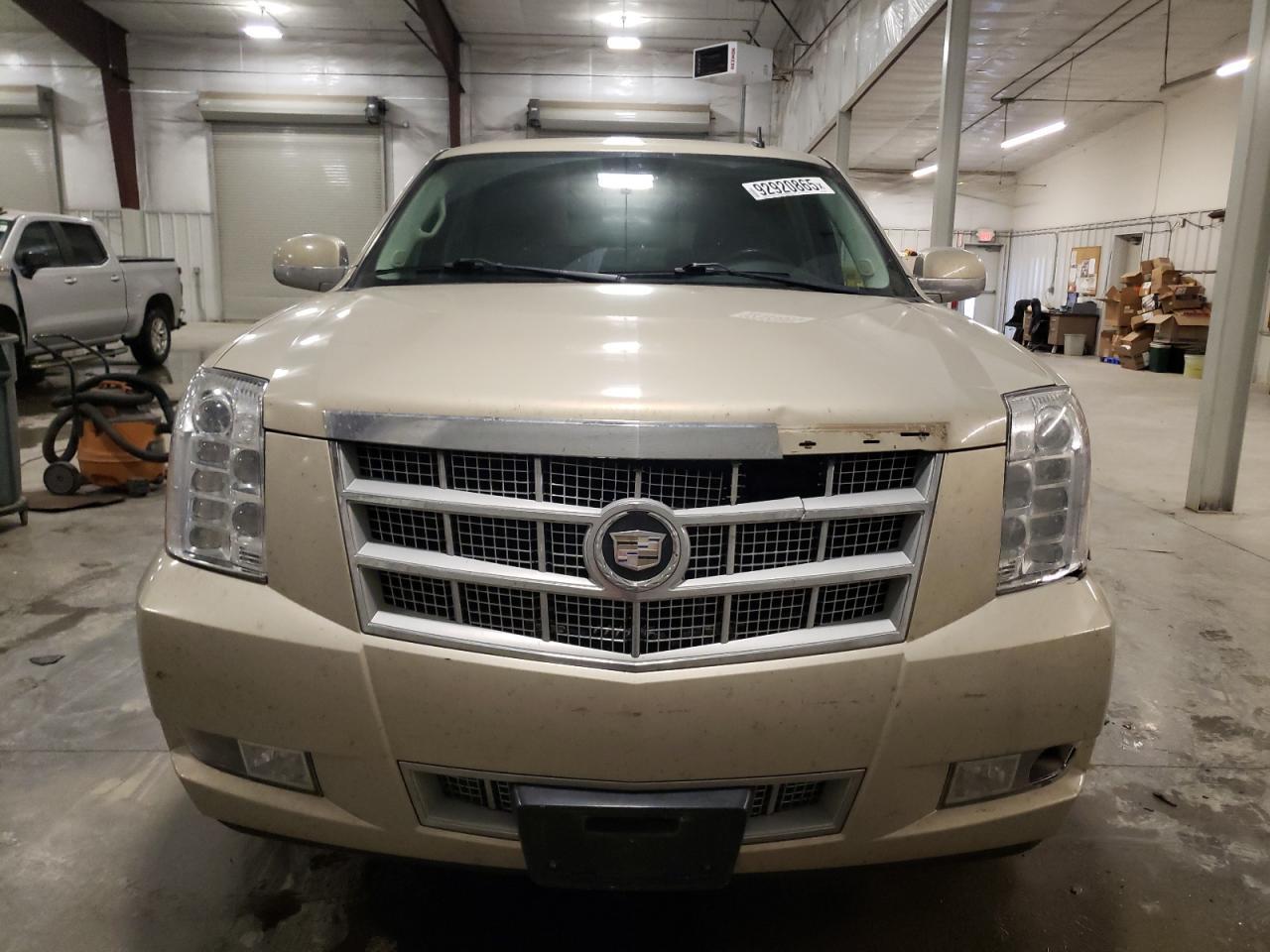 2011 CADILLAC ESCALADE