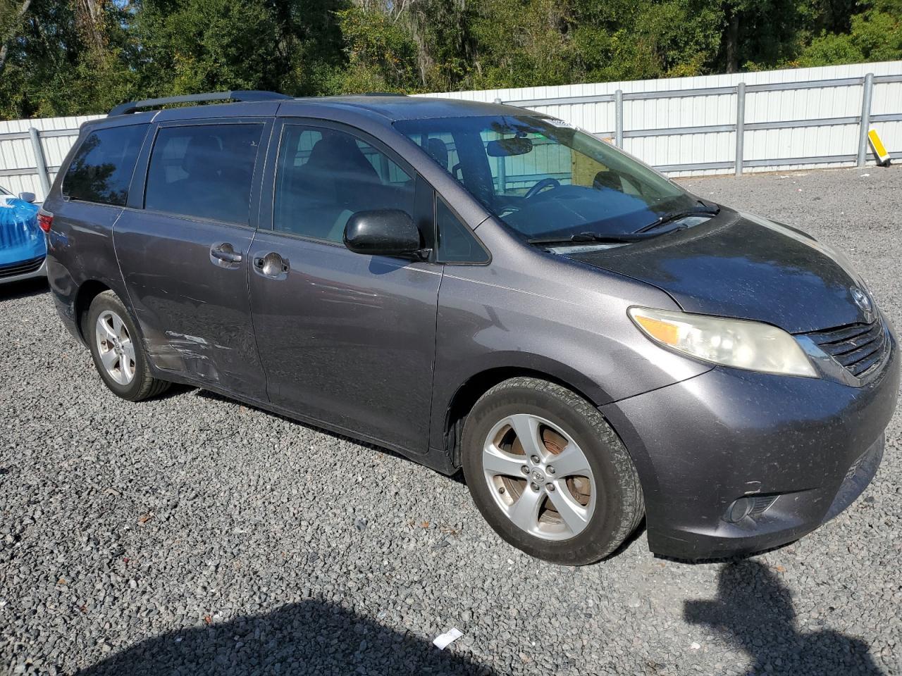 2016 TOYOTA SIENNA