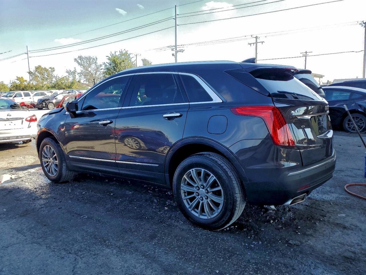 2017 CADILLAC XT5