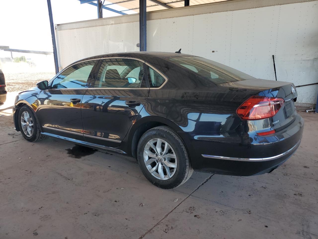 2017 VOLKSWAGEN Passat