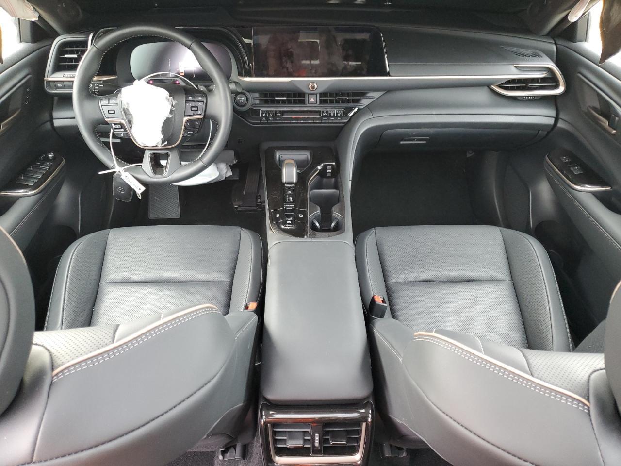 2025 TOYOTA Crown