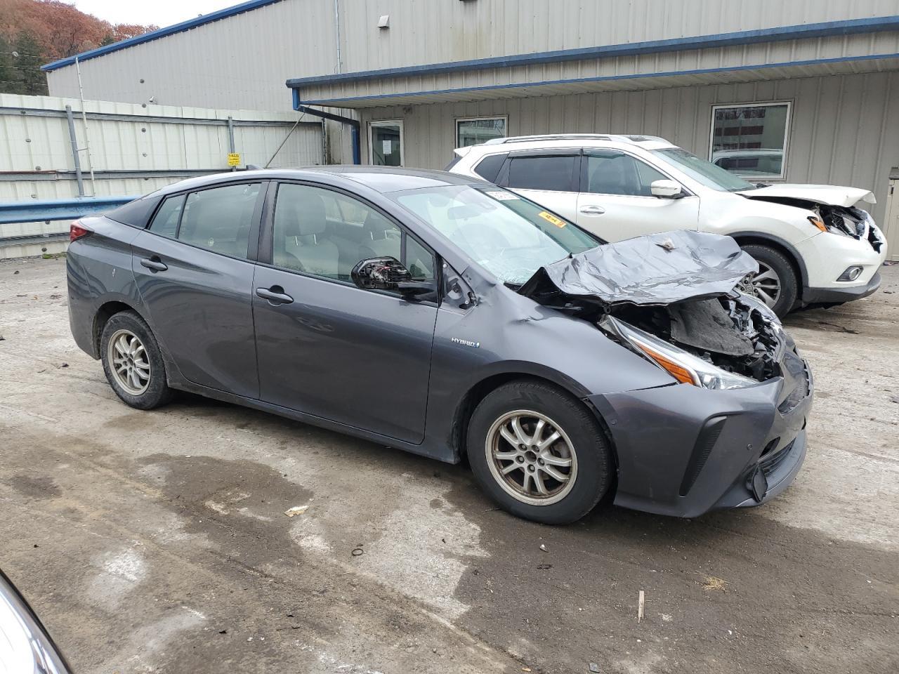 2019 TOYOTA PRIUS