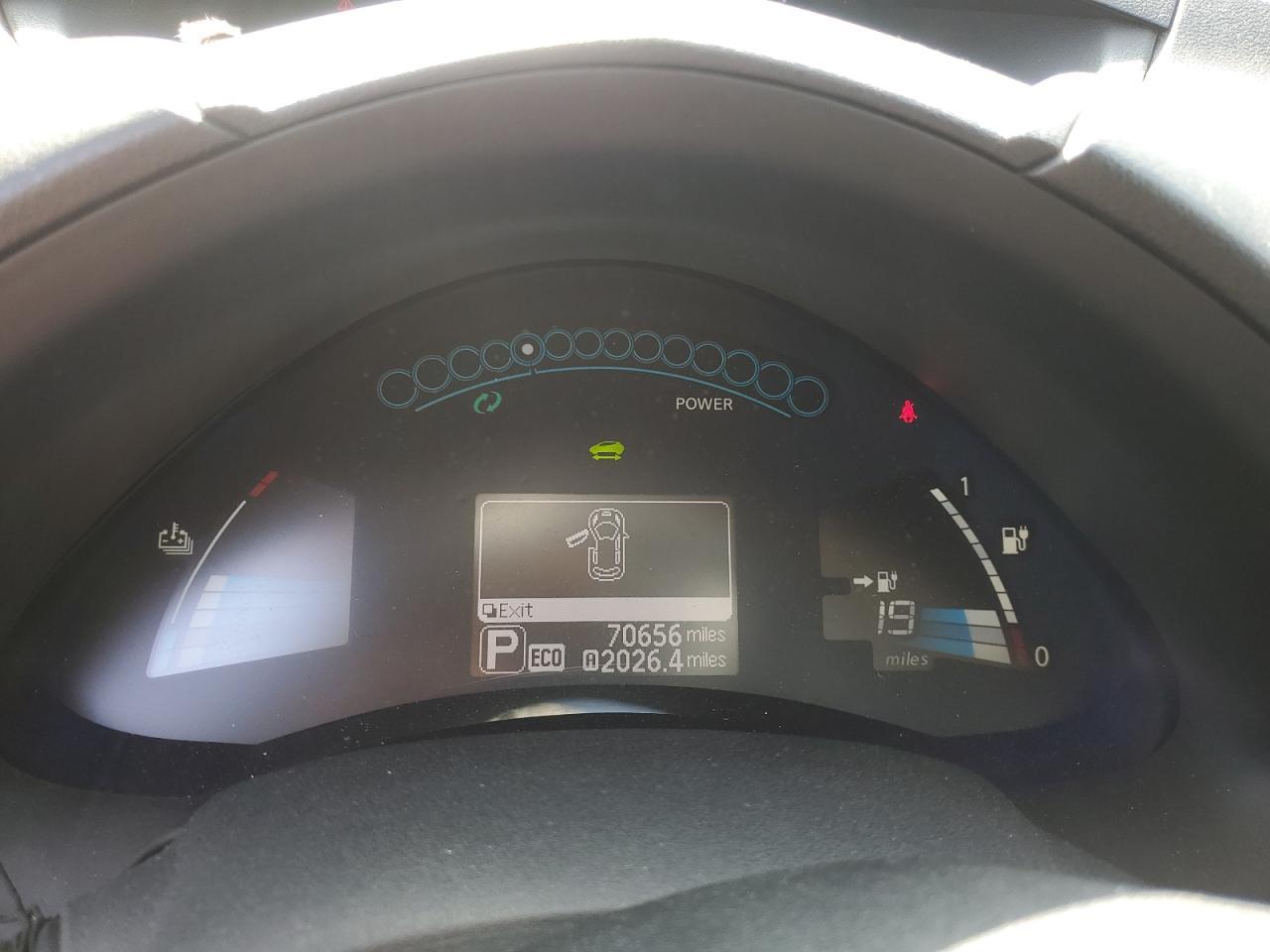 2015 NISSAN LEAF