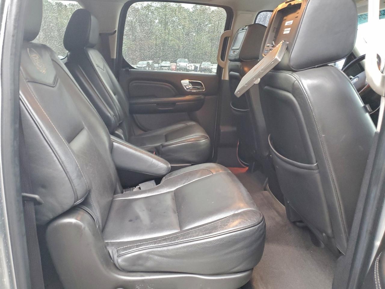 2012 CADILLAC Escalade ESV