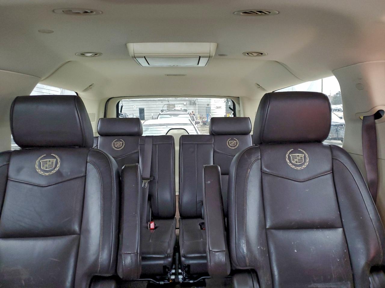 2011 CADILLAC Escalade ESV