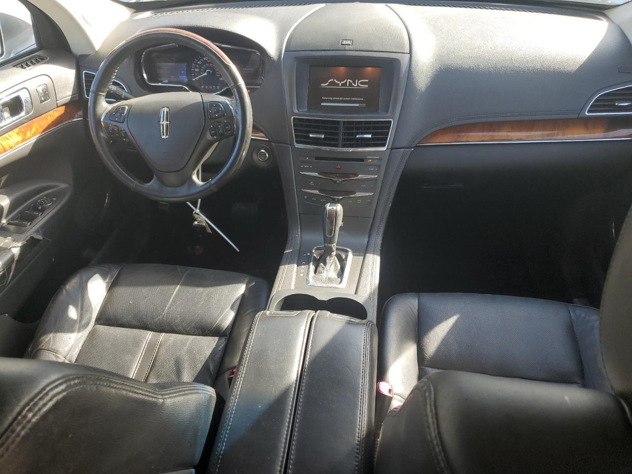 2013 LINCOLN MKT