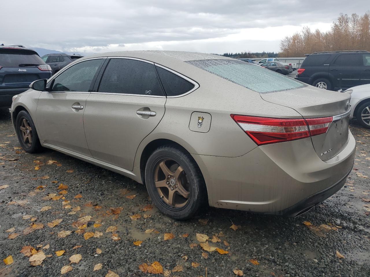 2013 TOYOTA Avalon