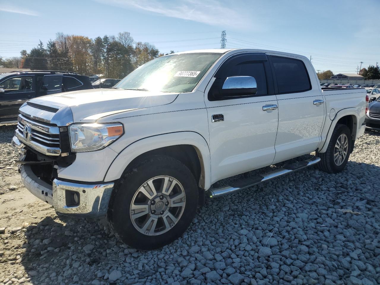 2017 TOYOTA TUNDRA