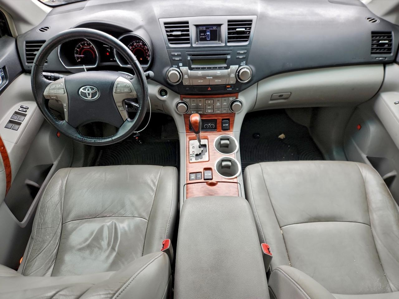 2010 TOYOTA HIGHLANDER