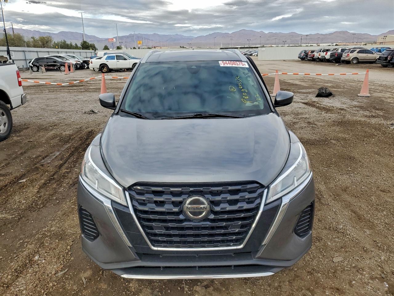 2021 NISSAN KICKS