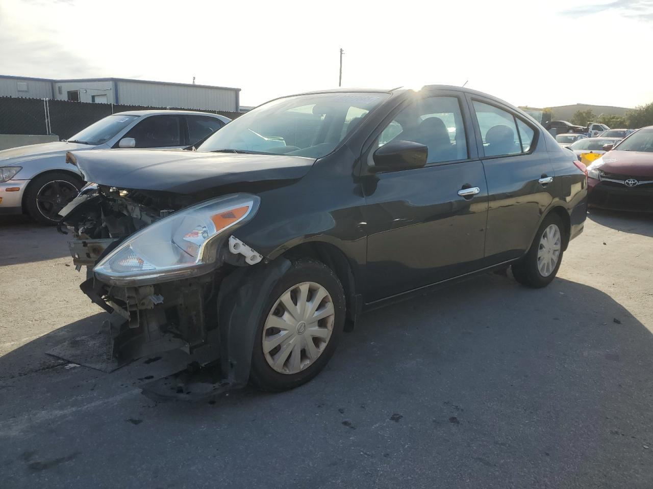 2015 NISSAN VERSA