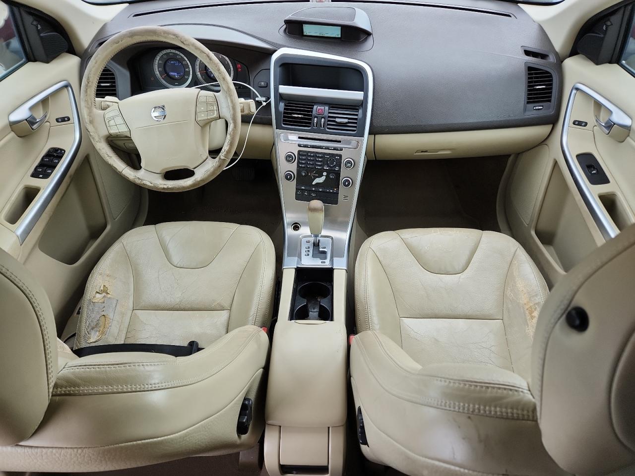 2010 VOLVO XC60
