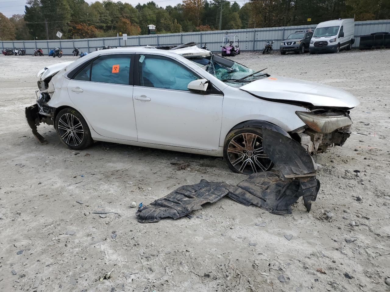 2016 TOYOTA CAMRY