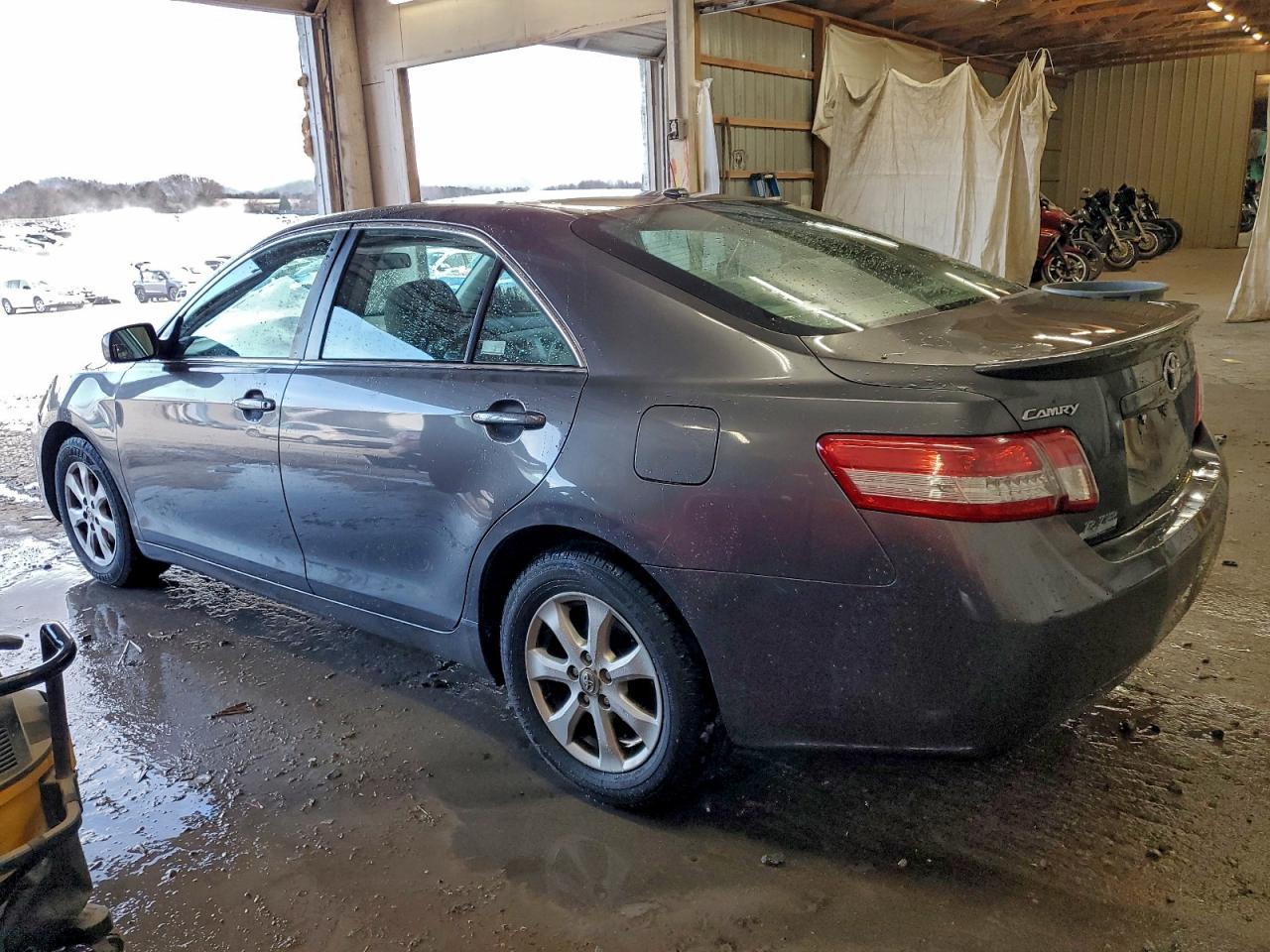 2011 TOYOTA CAMRY