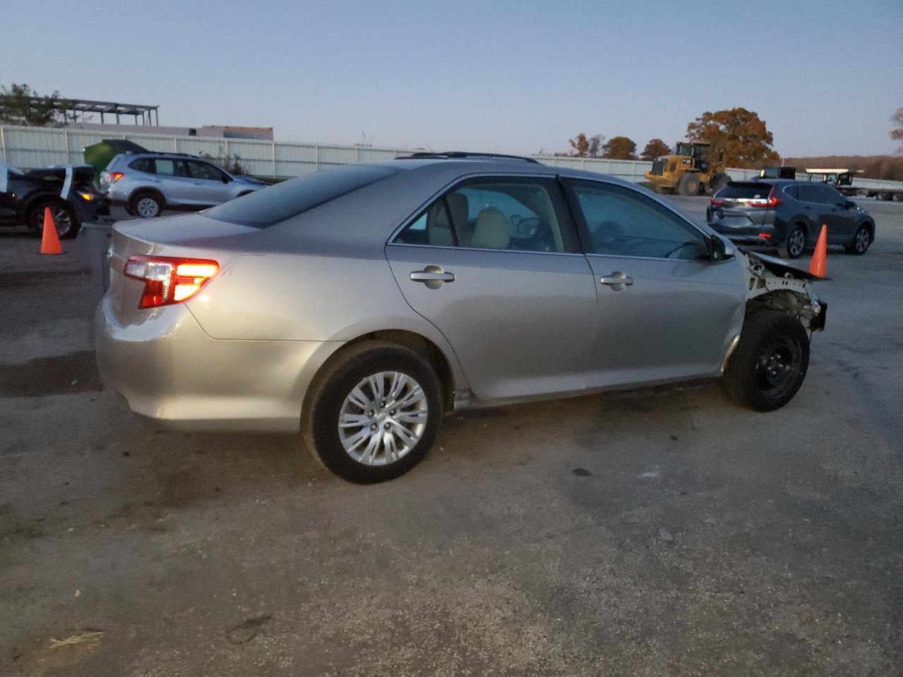 2014 TOYOTA CAMRY