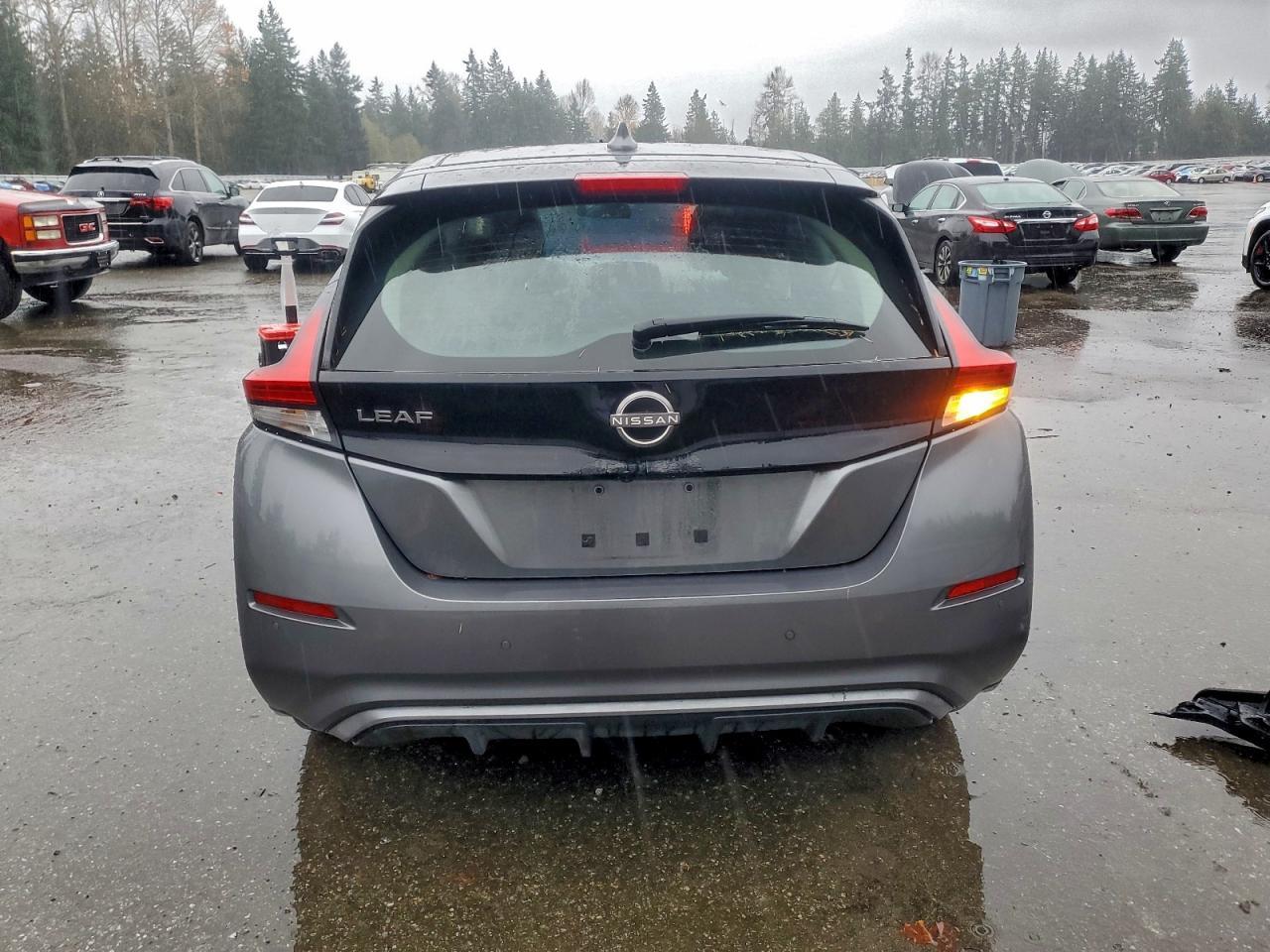 2023 NISSAN LEAF