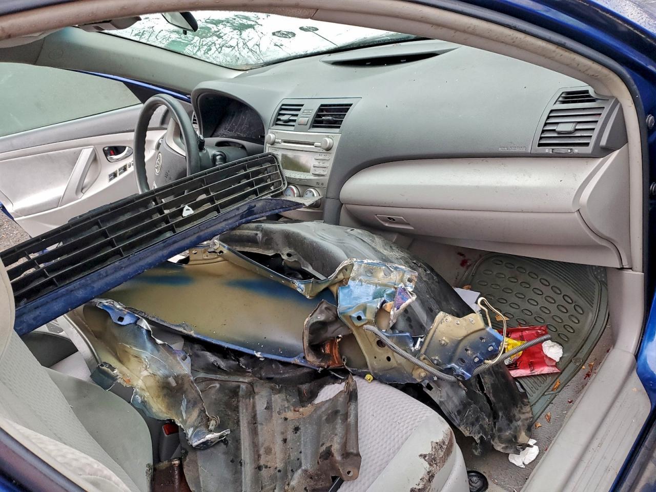 2011 TOYOTA CAMRY