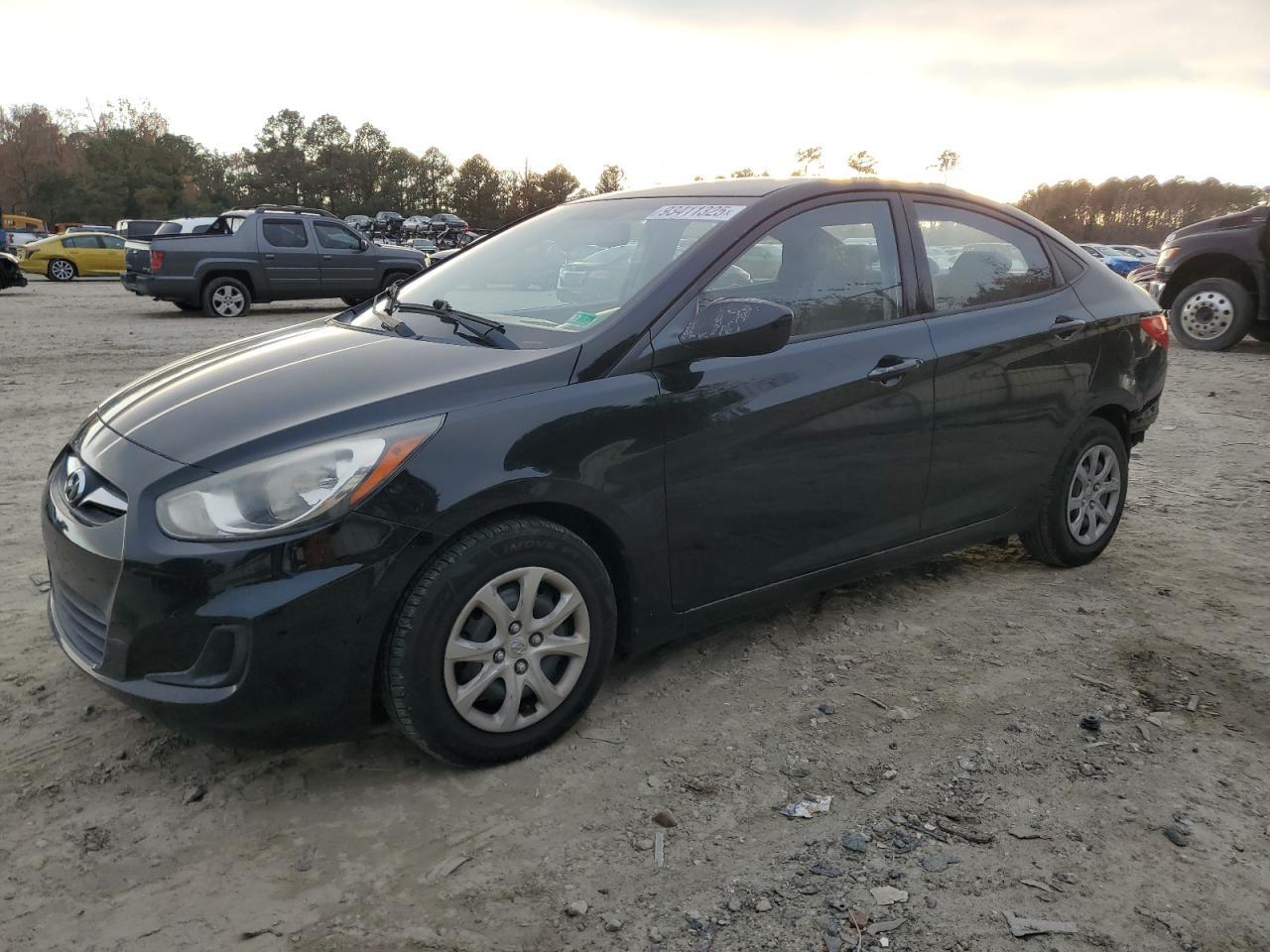 2012 HYUNDAI ACCENT