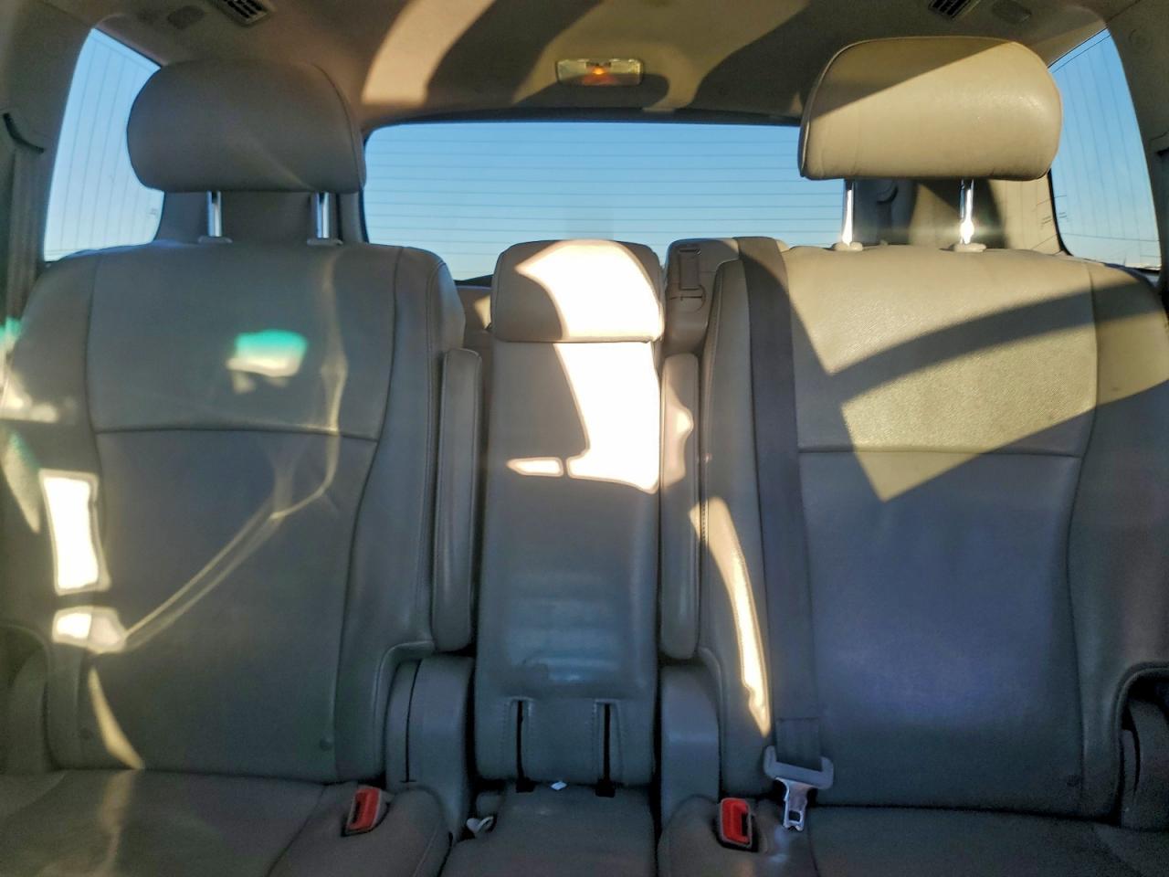 2010 TOYOTA HIGHLANDER