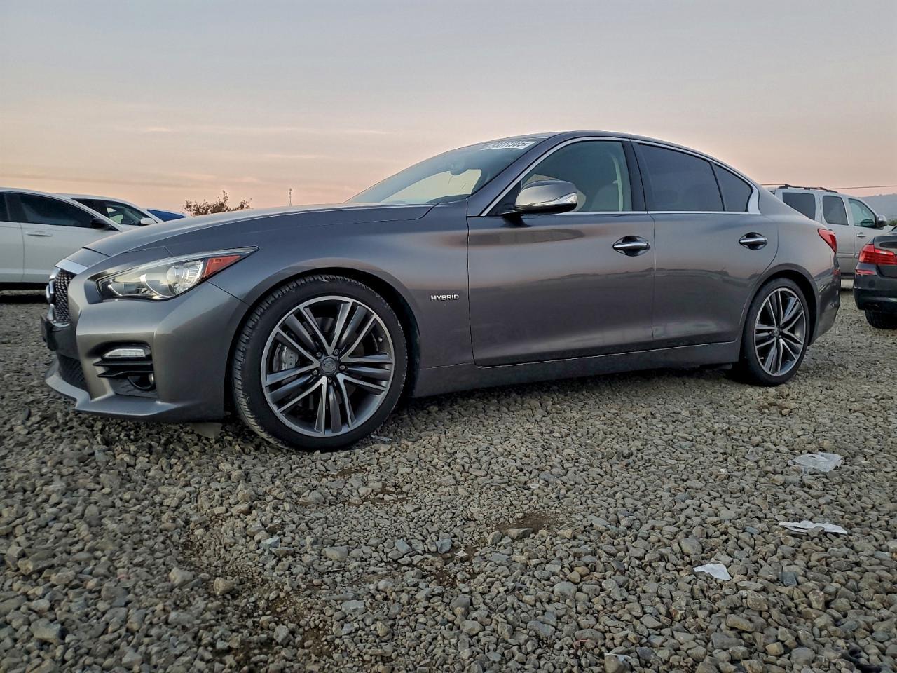 2015 INFINITI Q50