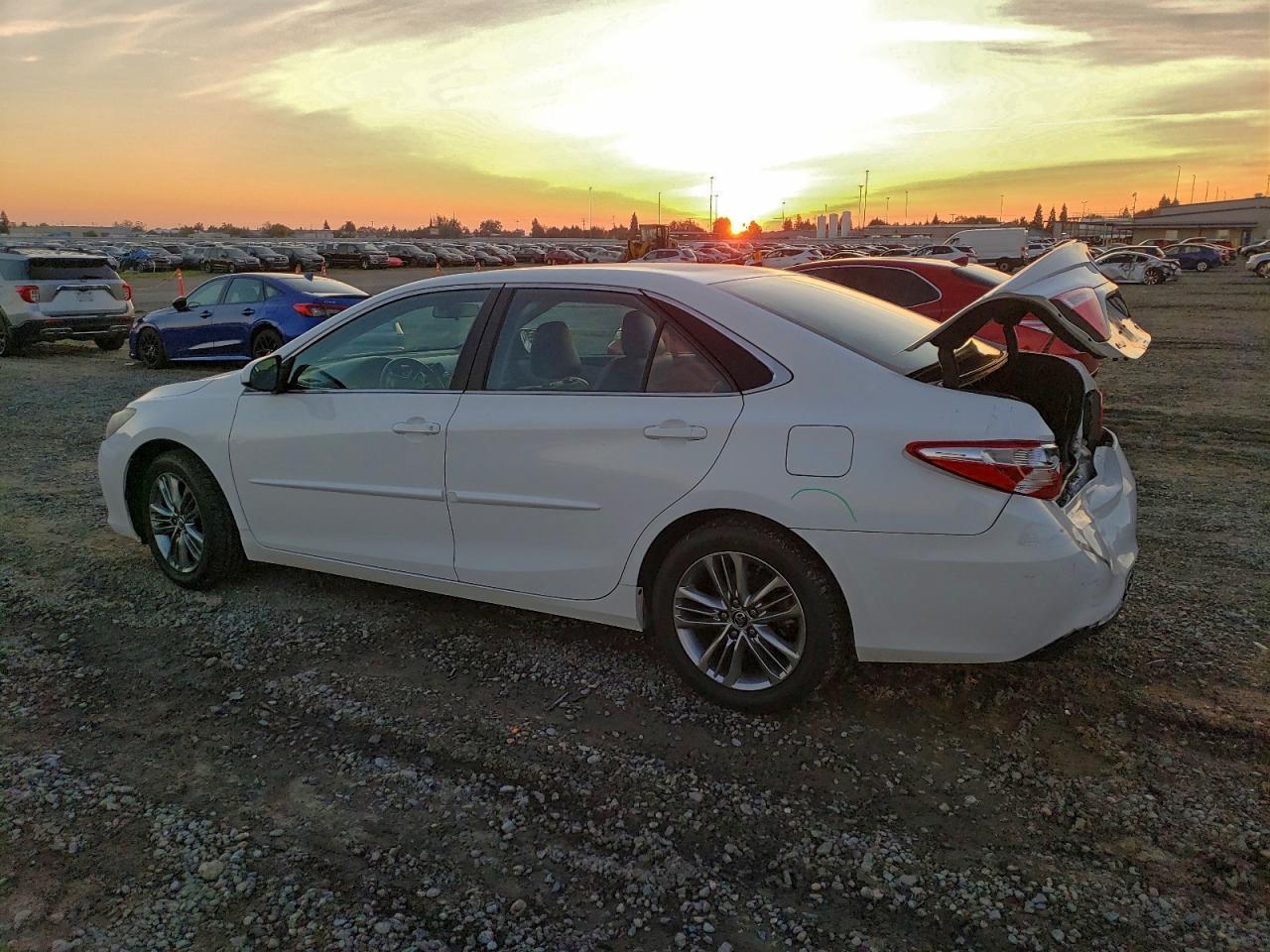2016 TOYOTA CAMRY