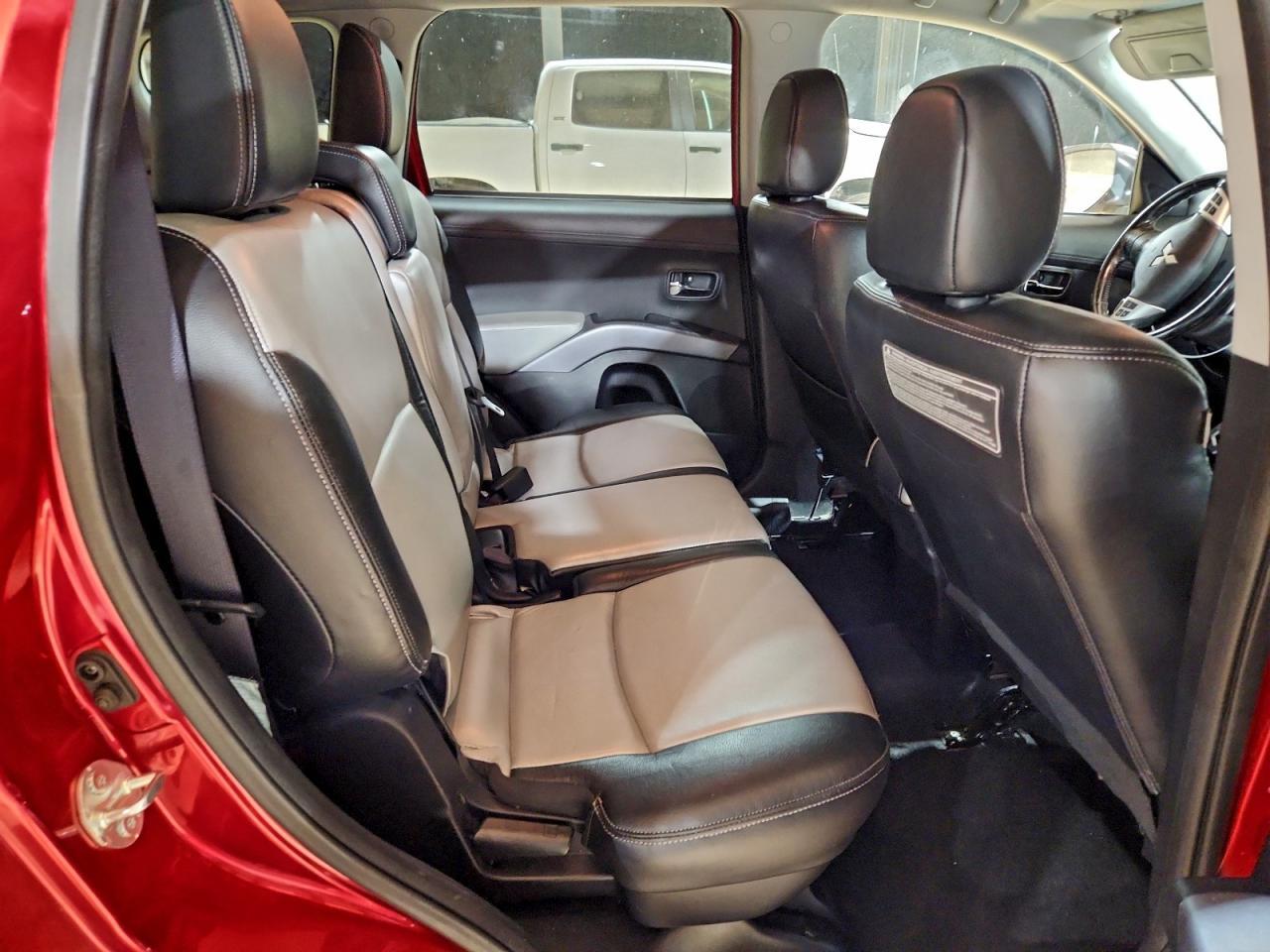 2011 MITSUBISHI outlander