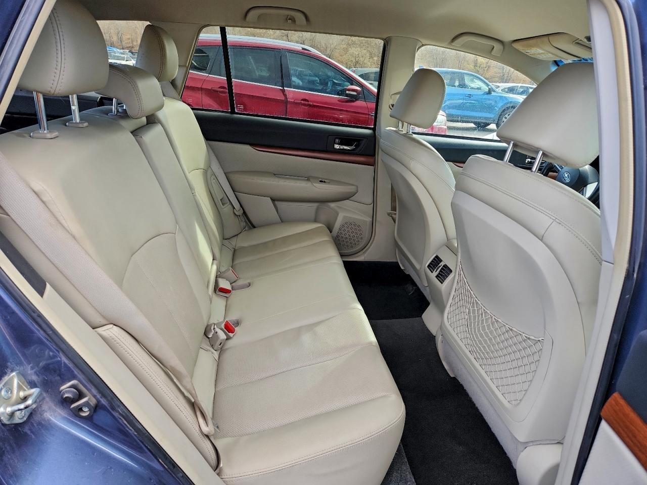 2013 SUBARU Outback