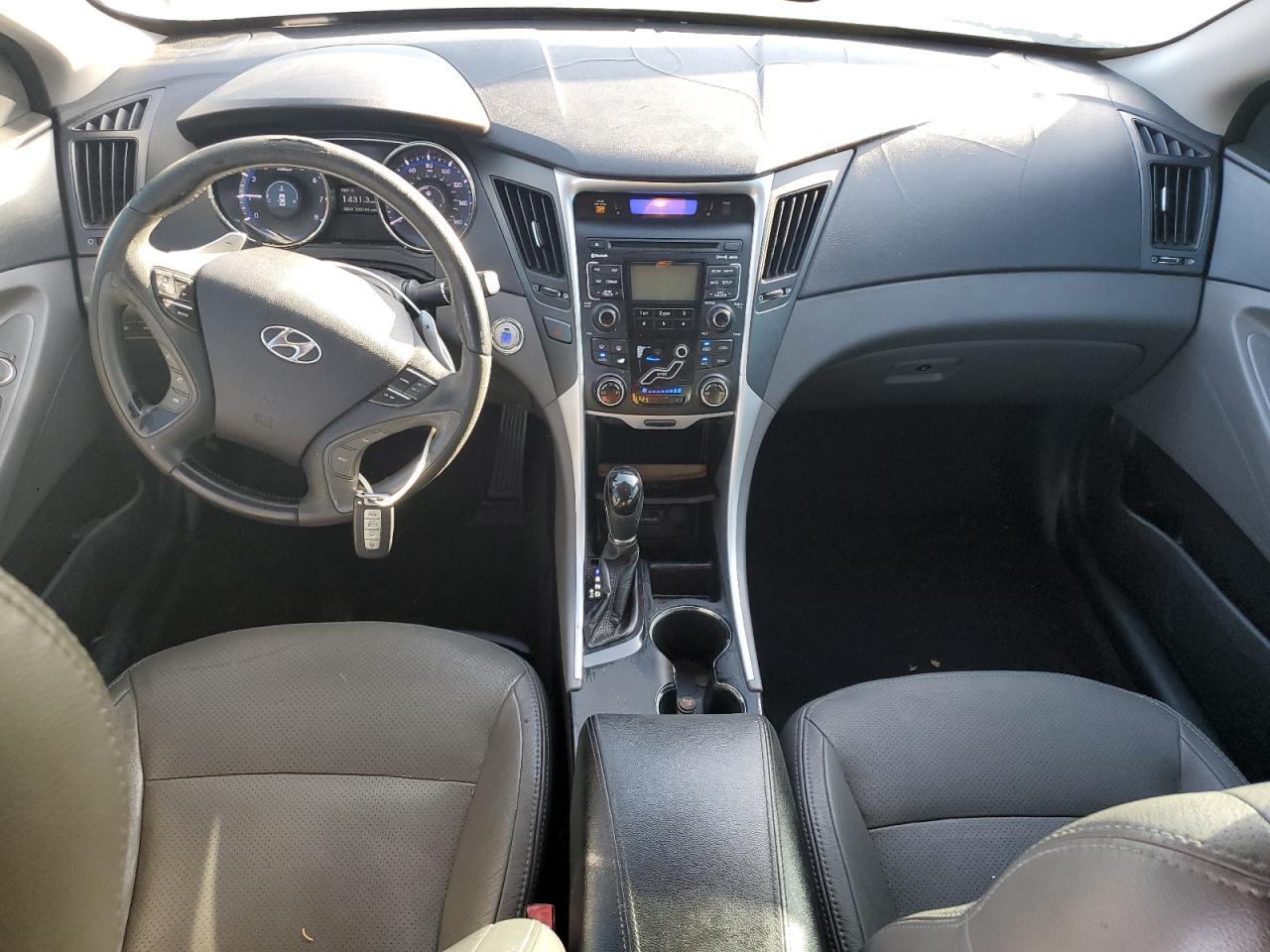 2011 HYUNDAI SONATA