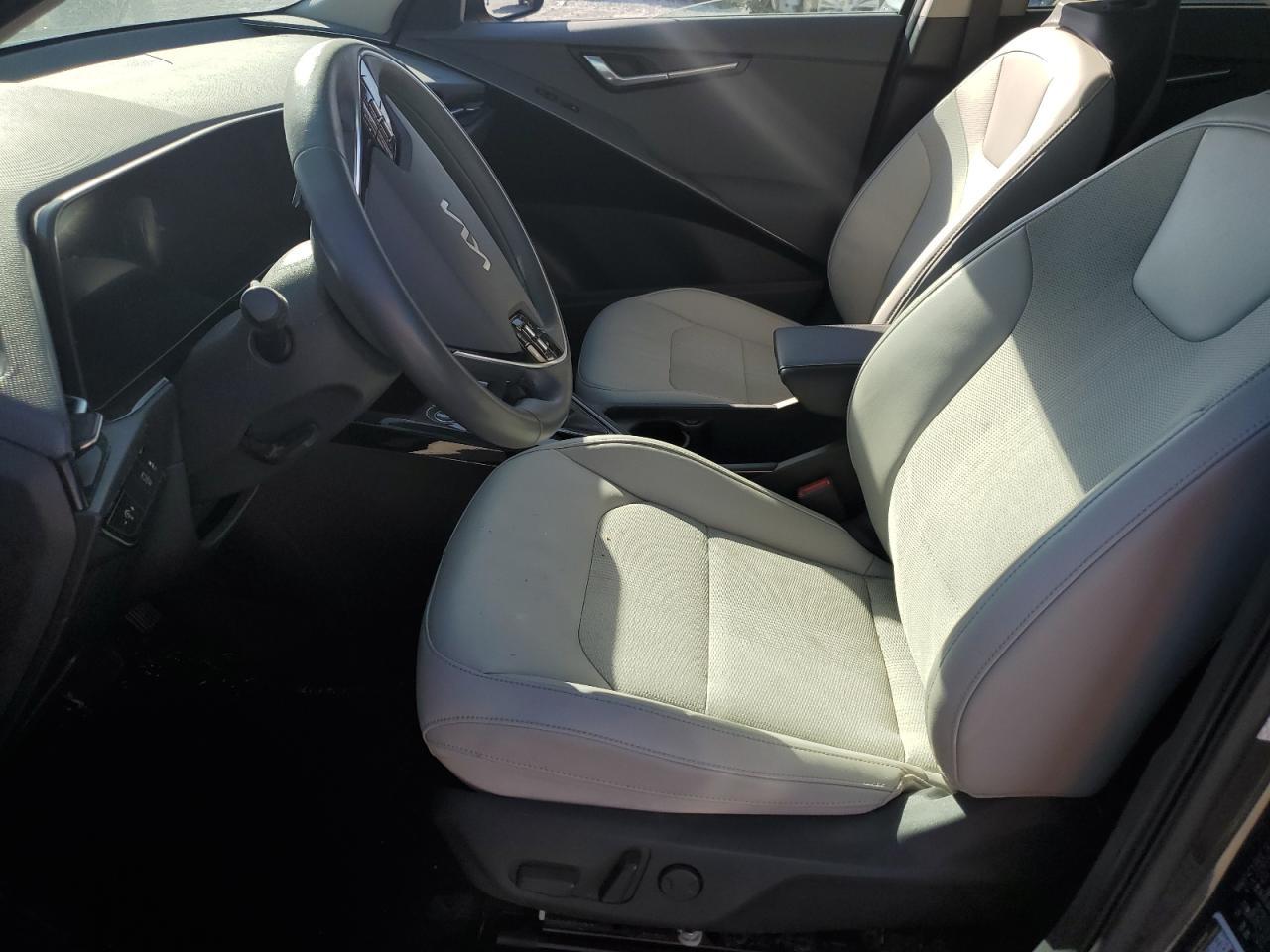 2023 KIA Niro