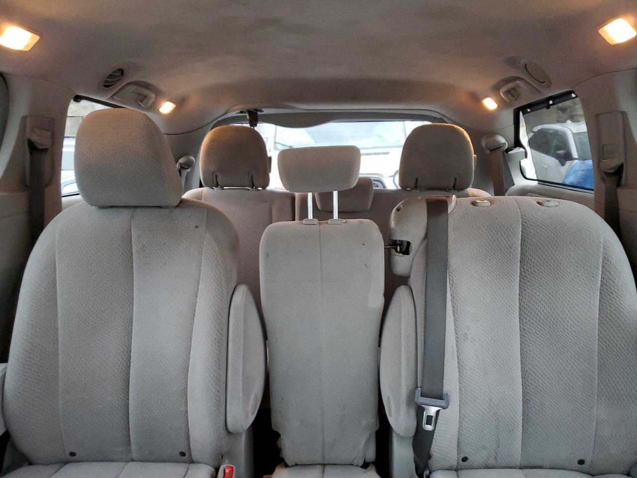 2012 TOYOTA SIENNA