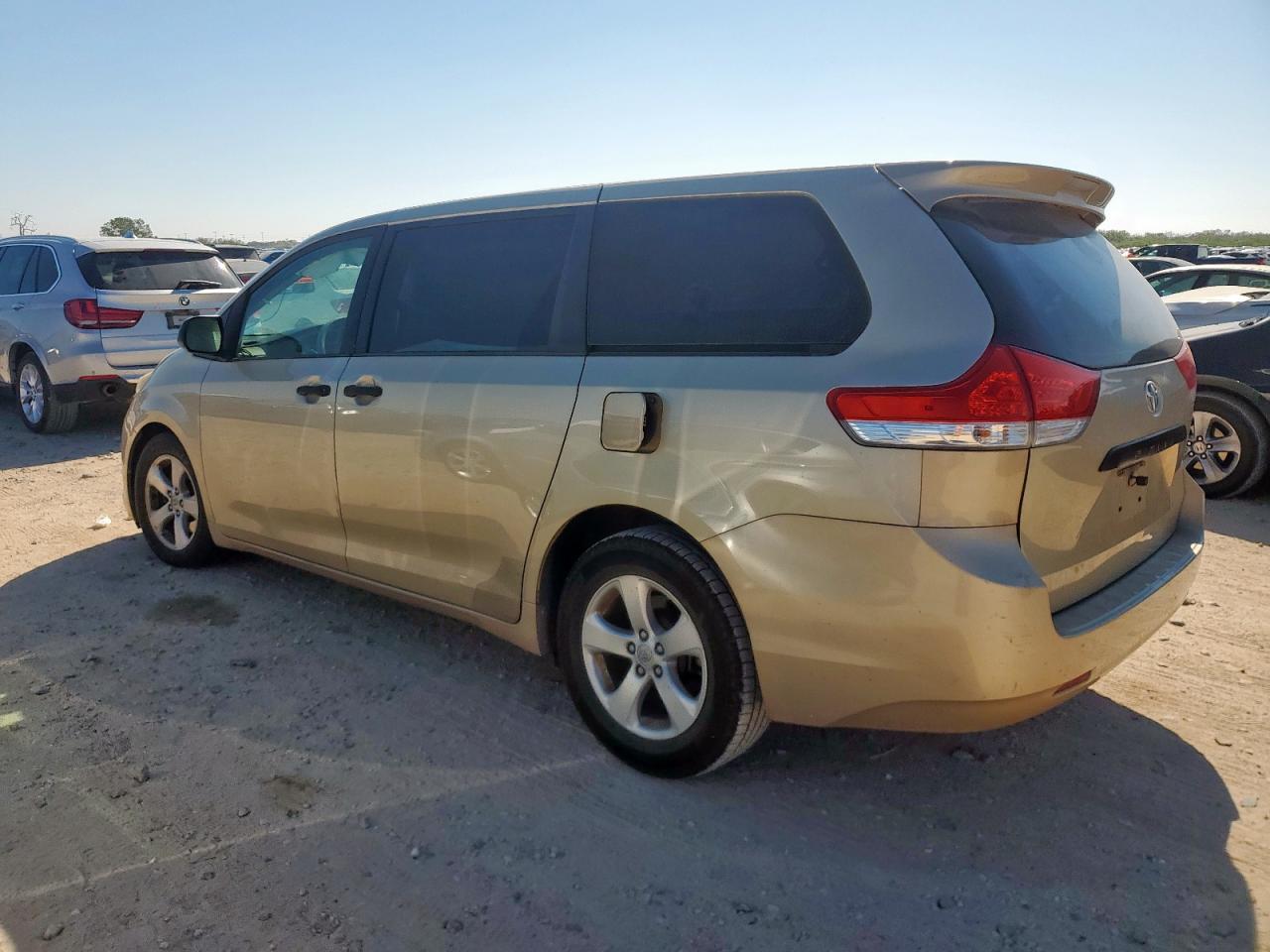 2014 TOYOTA SIENNA