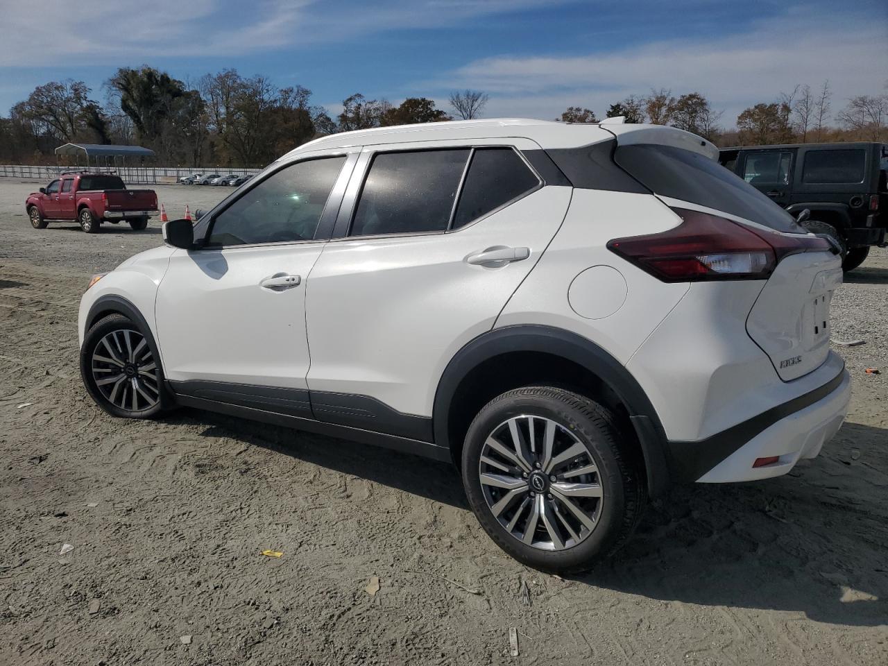 2023 NISSAN KICKS