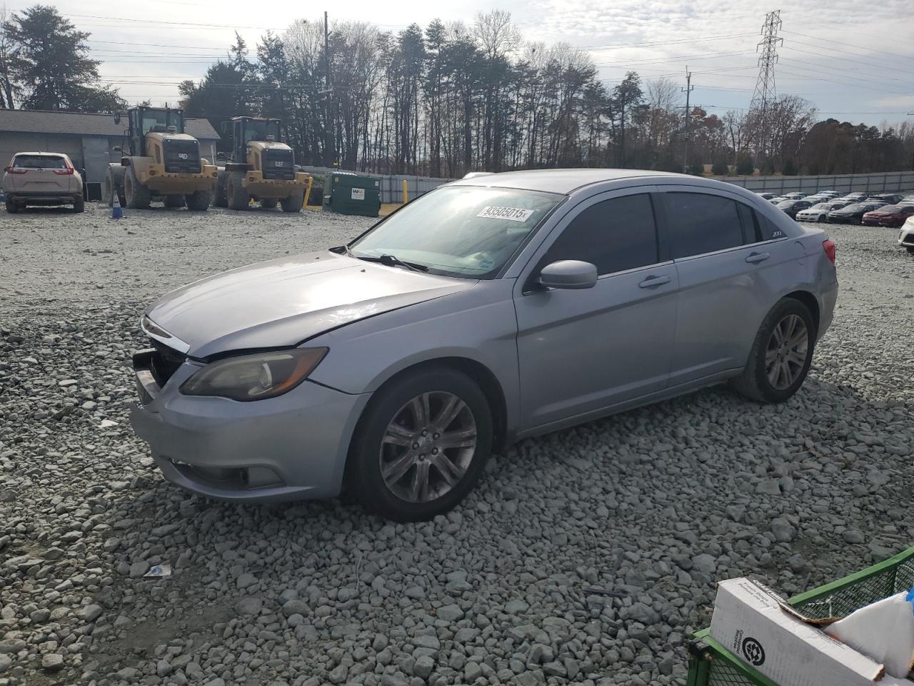 2013 CHRYSLER 200