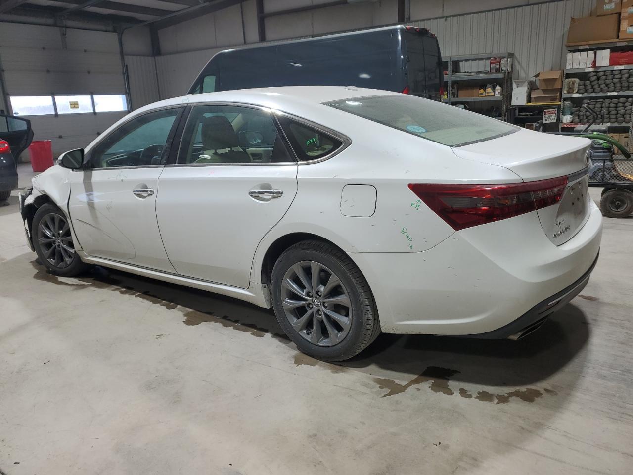 2016 TOYOTA Avalon