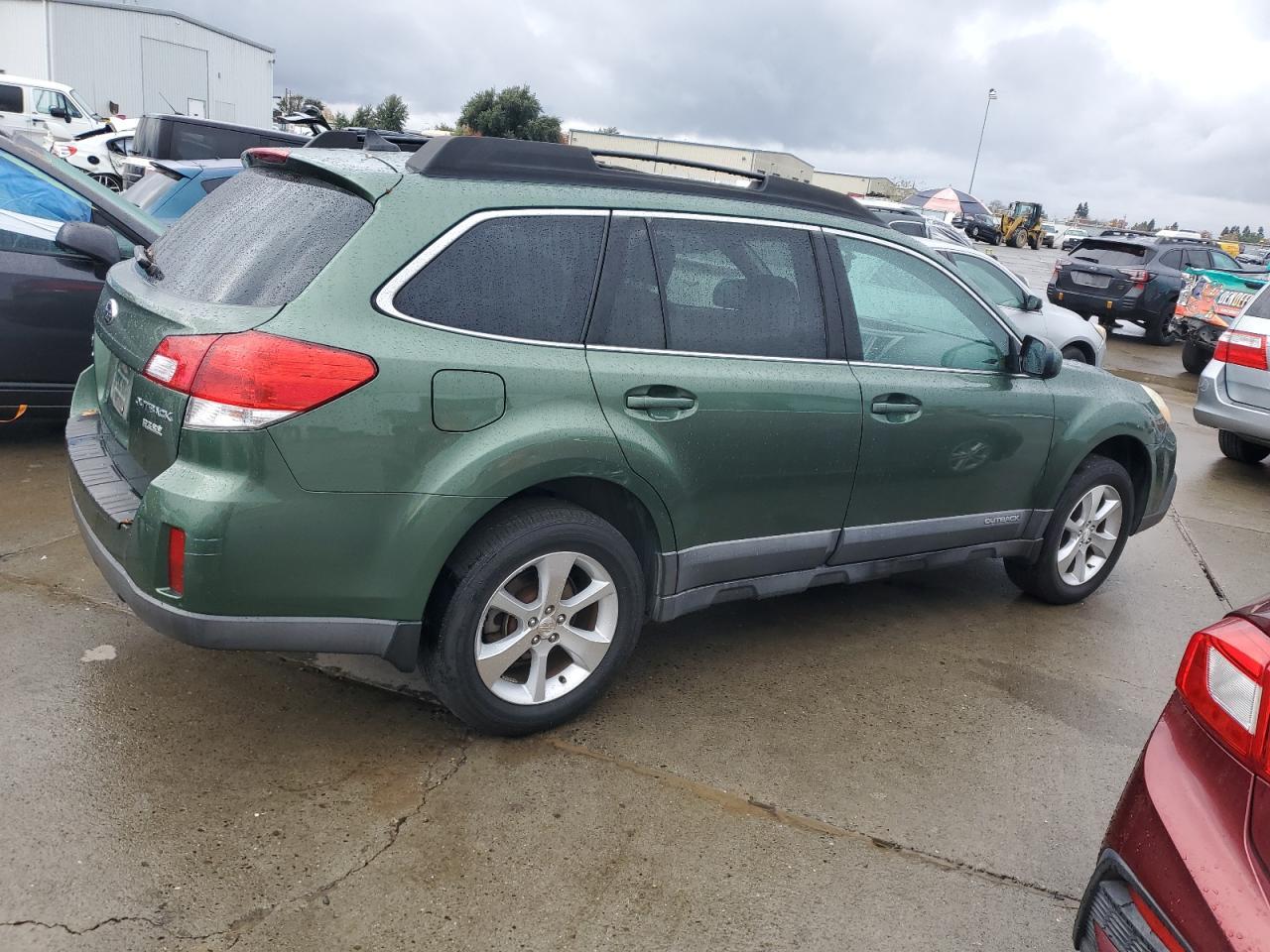2013 SUBARU Outback