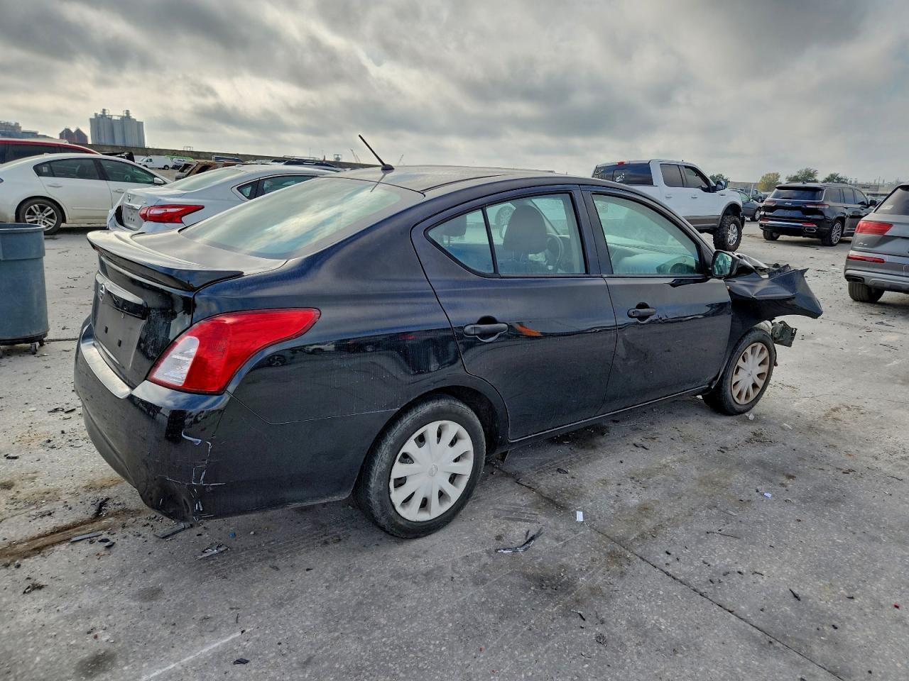 2019 NISSAN VERSA