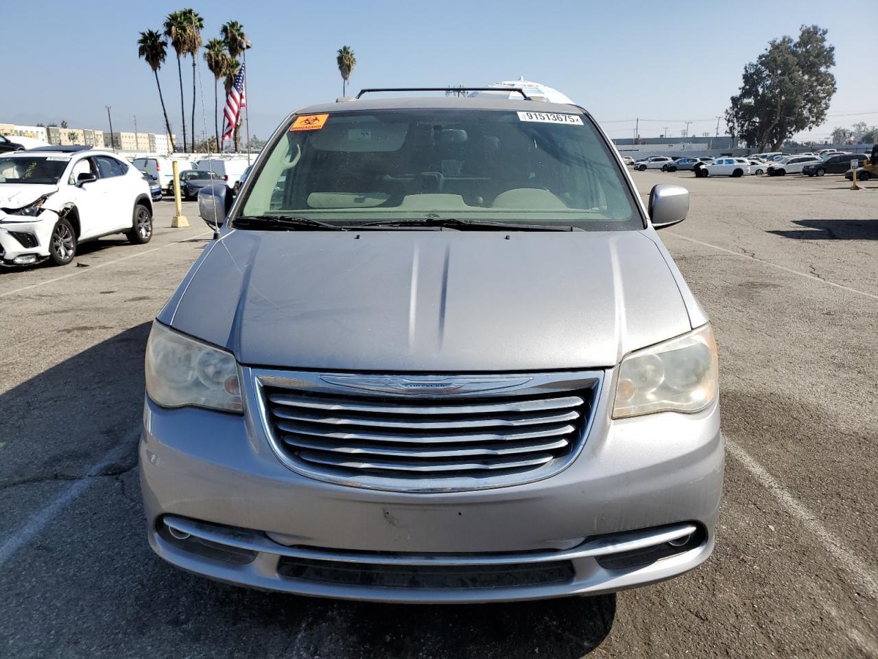 2014 CHRYSLER Town & Country