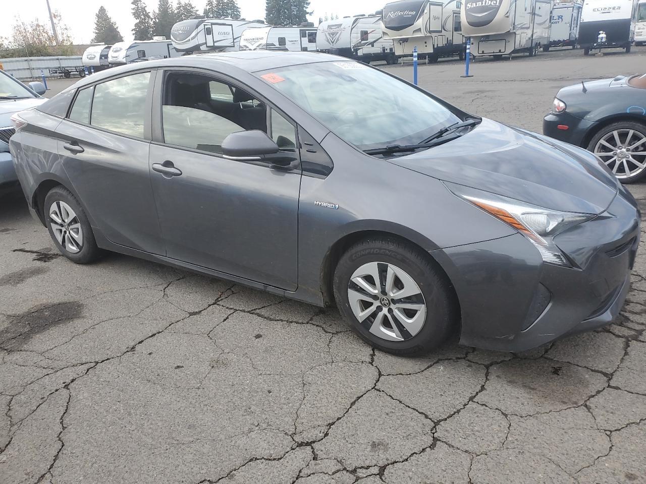 2016 TOYOTA PRIUS