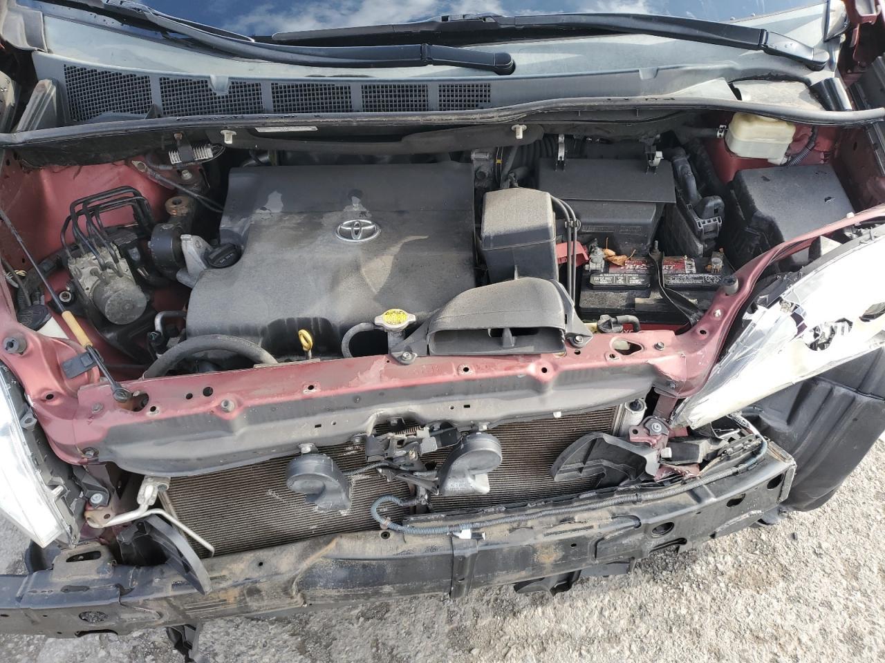 2015 TOYOTA SIENNA