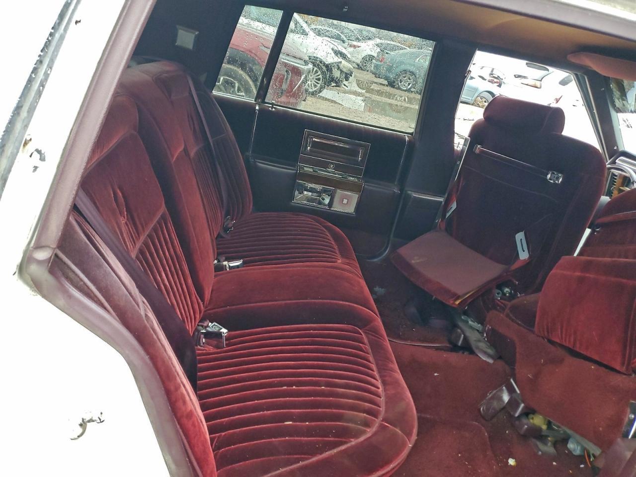 1989 CADILLAC Brougham