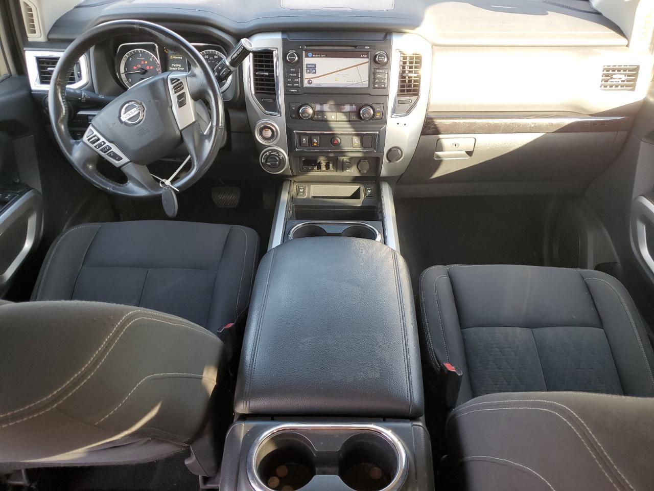 2017 NISSAN Titan