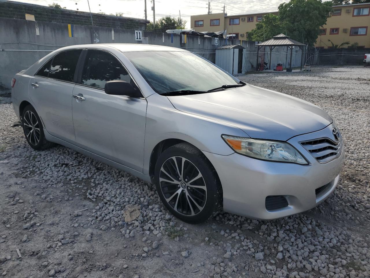 2011 TOYOTA CAMRY