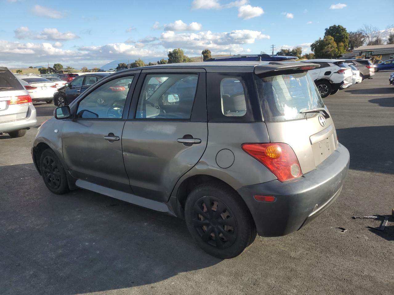 2005 TOYOTA SCION