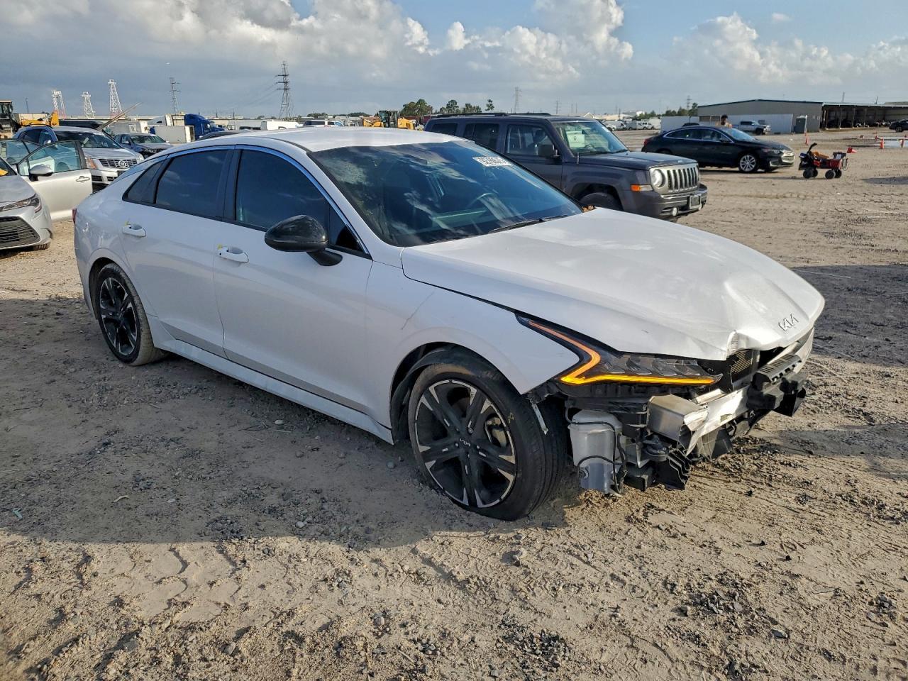 2022 KIA K5