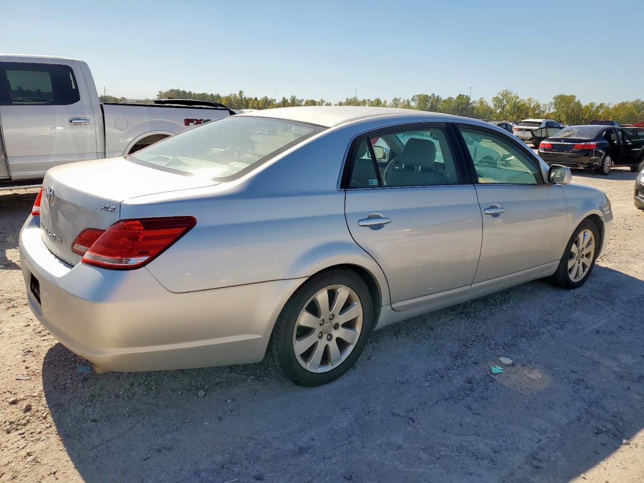 2006 TOYOTA Avalon