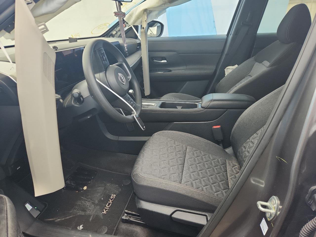 2025 NISSAN KICKS
