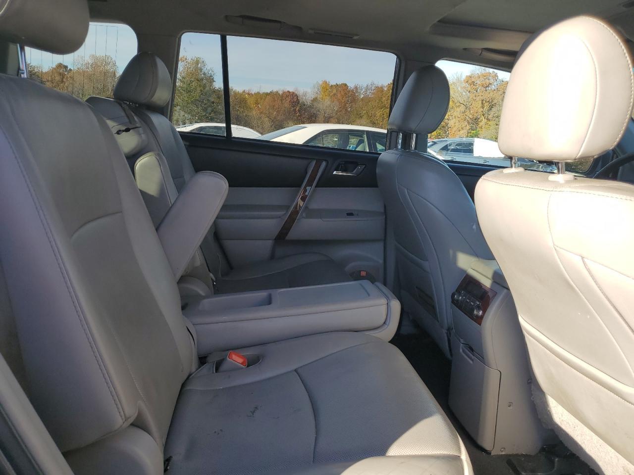 2012 TOYOTA HIGHLANDER